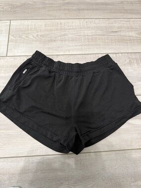 Vuori Black Women's Halo Performance Shorts